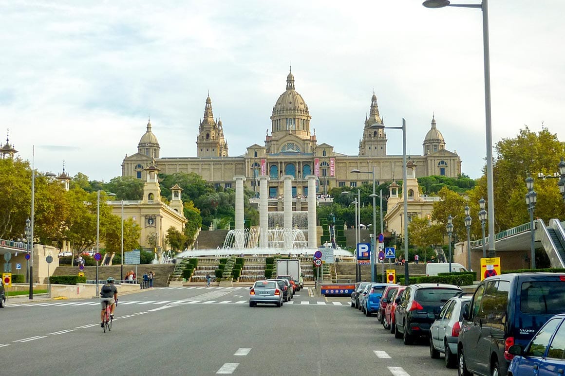 vista geral do MNAC (Museu de Arte da Catalunha) Barcelona