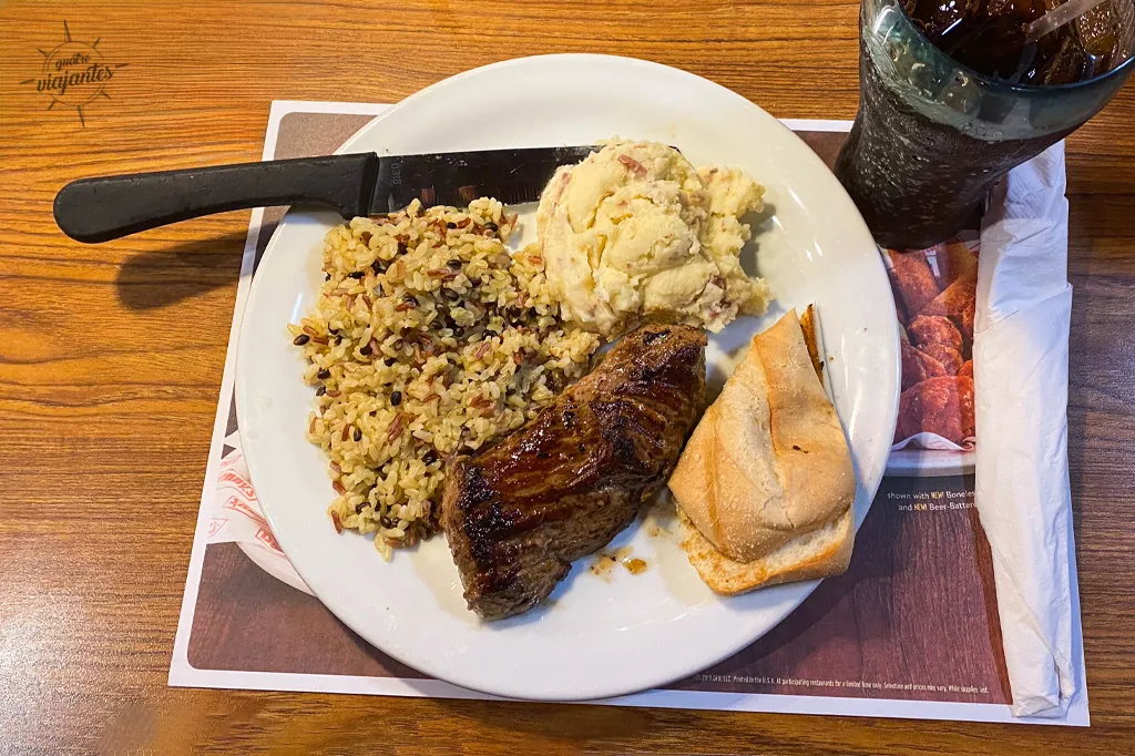 Sirloin Steak servido no Denny's