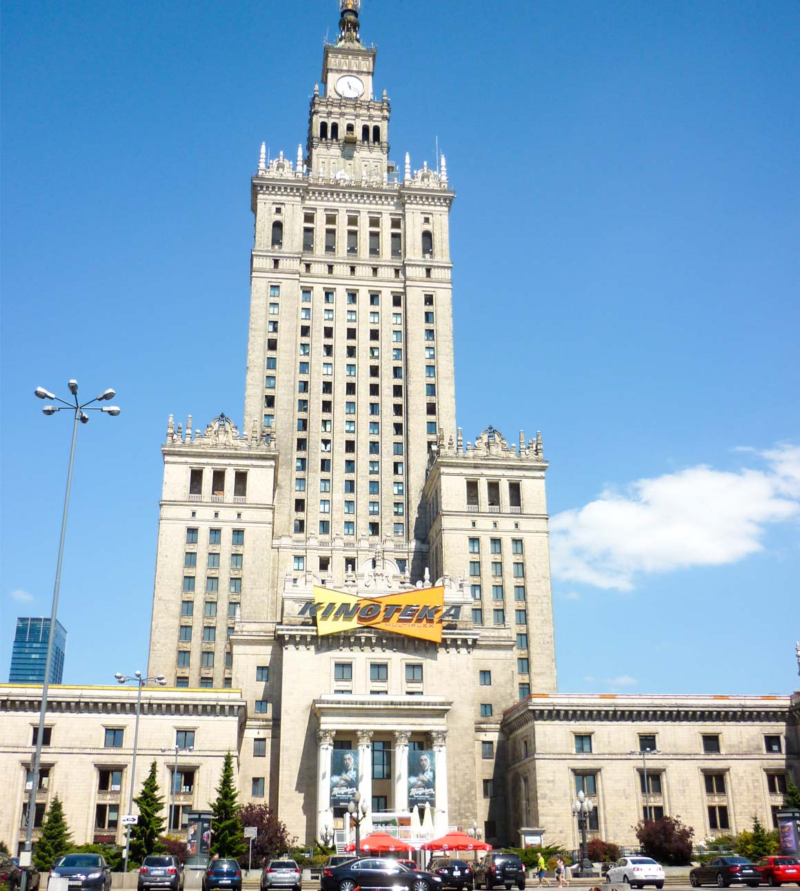 frente do Palácio da Cultura e Ciência Varsóvia