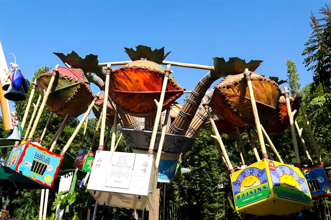 Flik's Flyers na A Bug's Land Disney California Adventure