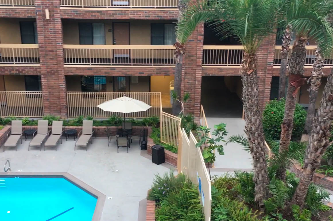 vista da piscina do hotel Best Western Plus Meridian Inn & Suites