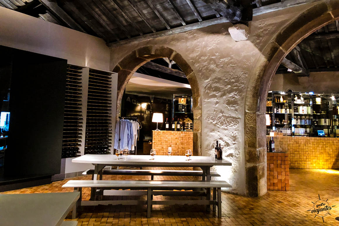 Degustação de Vinho do Porto nas Caves Ferreira em Vila Nova de Gaia