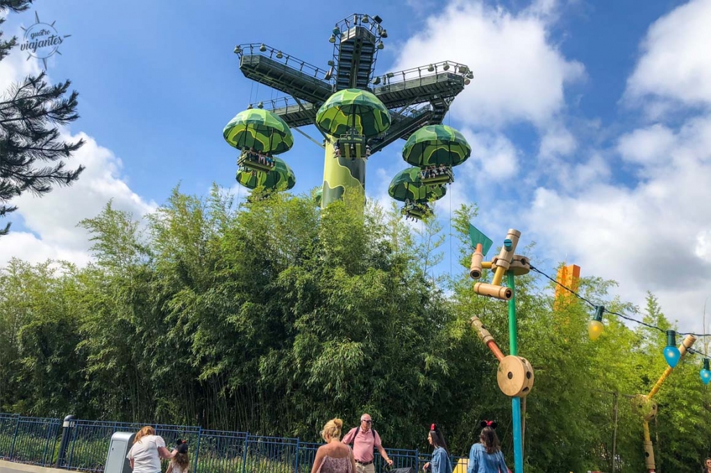 Toy Soldiers Parachute Drop Walt Disney Studios Park