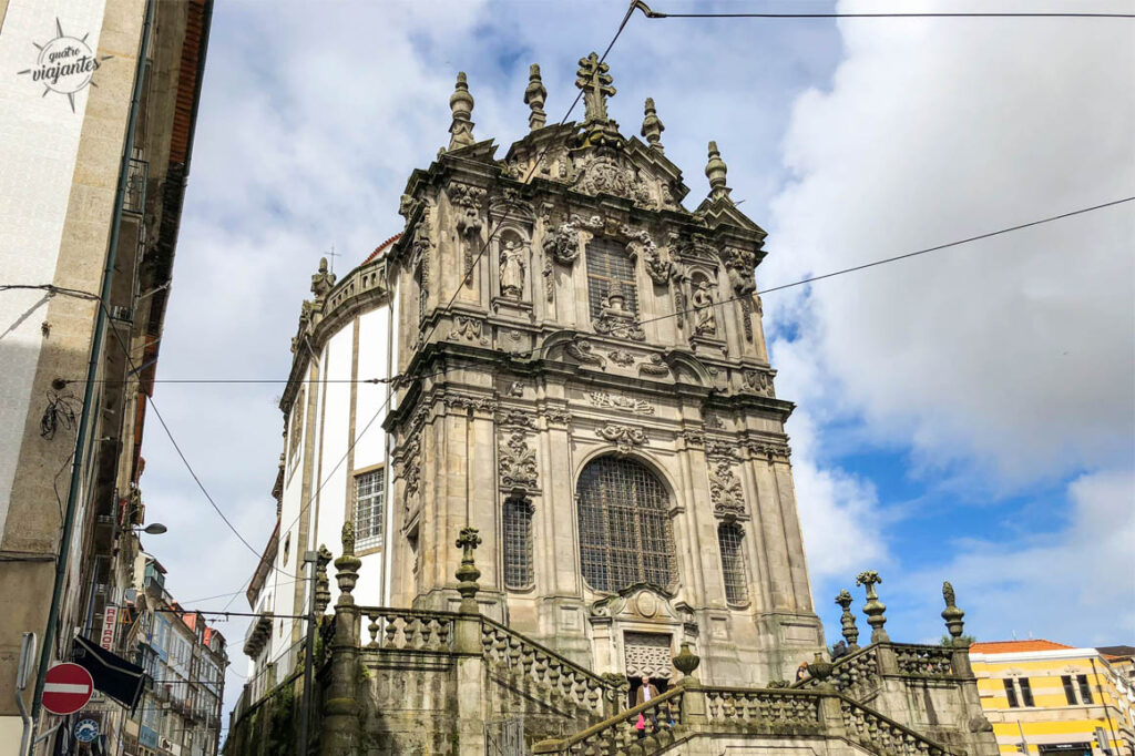 Fachada da igreja dos clérigos na cidade do Porto