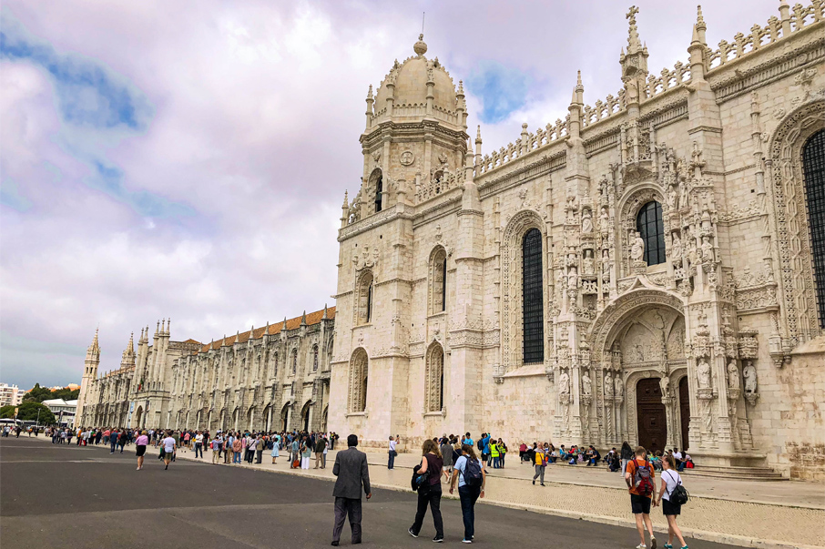 fachada do mosteiro dos jeronimos belem