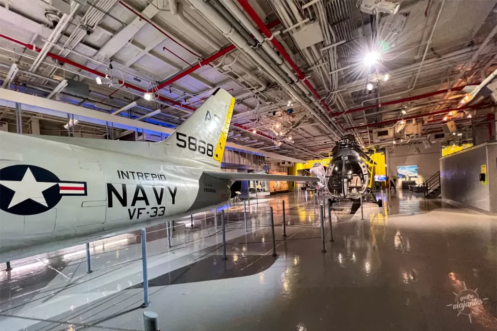 Interior do Intrepid - Museu do Mar, Ar e espaço de Nova York