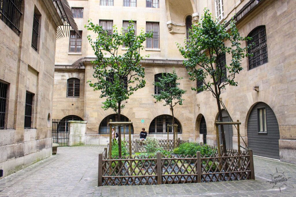 Pátio das Mulheres na Conciergerie em Paris