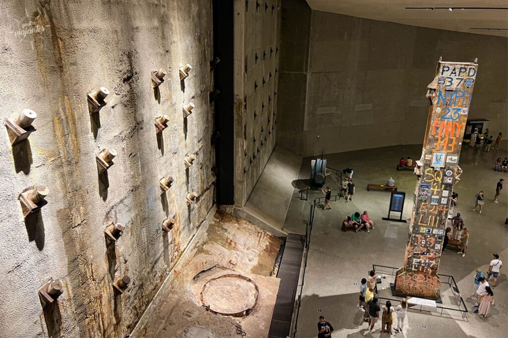 hall no Museu do 11 de setembro com as fundações das torres gêmeas nova york