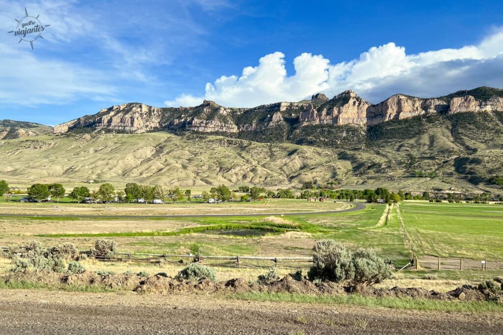 estrada entre yellowstone e cody