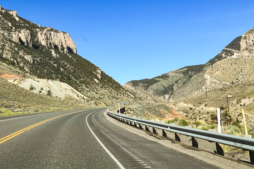 Trecho de estrada nos Estados Unidos
