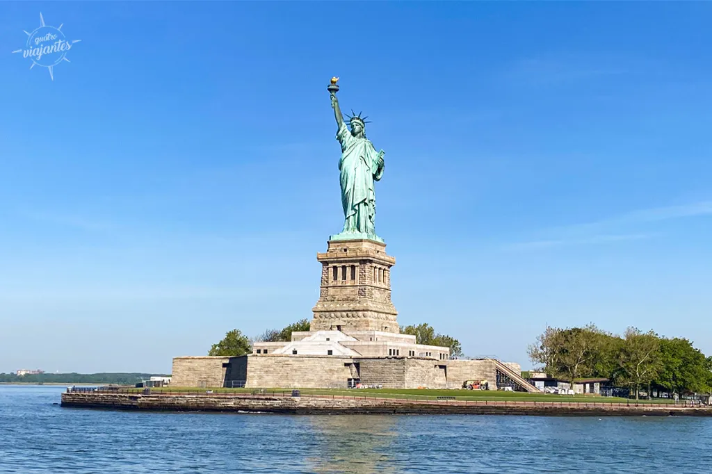 Passeio de barco para a Liberty Island e Estátua da Liberdade.