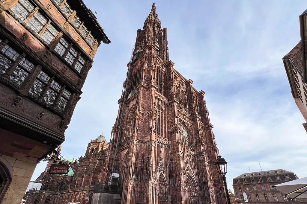 Vista externa da catedral de Estrasburgo