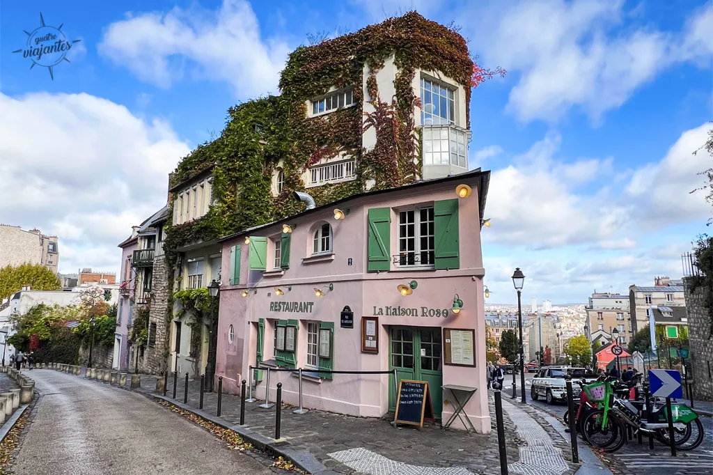La Maison Rose em Montmartre (18º arrondissement, Paris): casinha rosa icônica de 1900 com fachada charmosa. Bairro com vibe romântica, mas ladeiras desafiadoras.