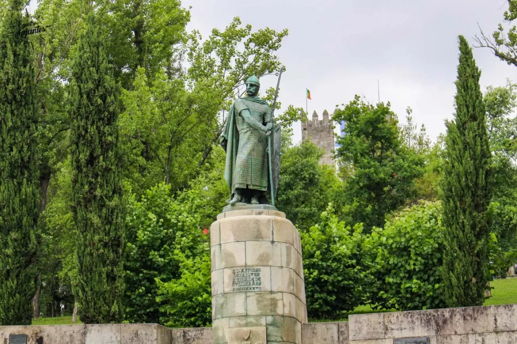 Estátua de D. Afonso Henriques, primeiro rei de Portugal em Guimarães