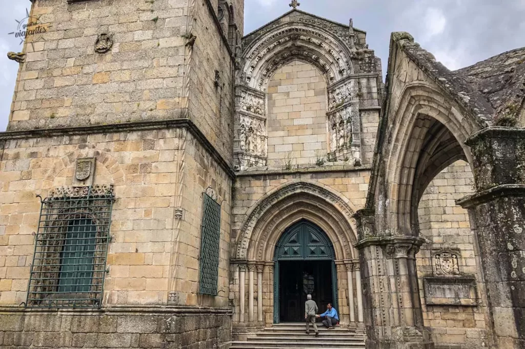 Igreja de Nossa Senhora da Oliveira no Largo da Oliveira, Guimarães Portugal