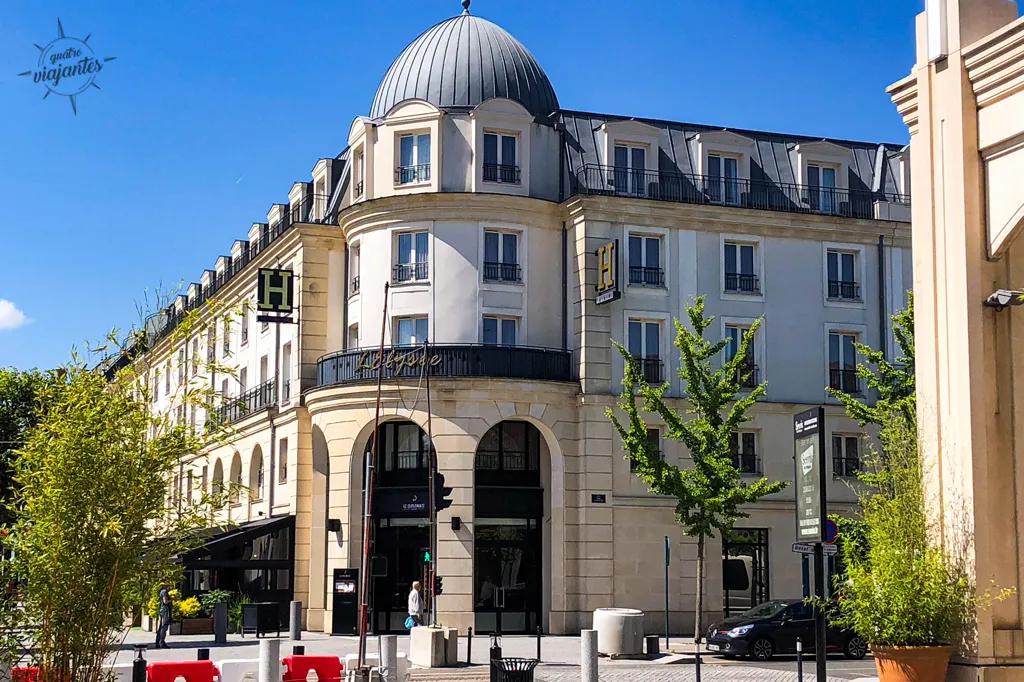 Fachada do Hotel L’Elysée Val d’Europe, perto da Disney Paris