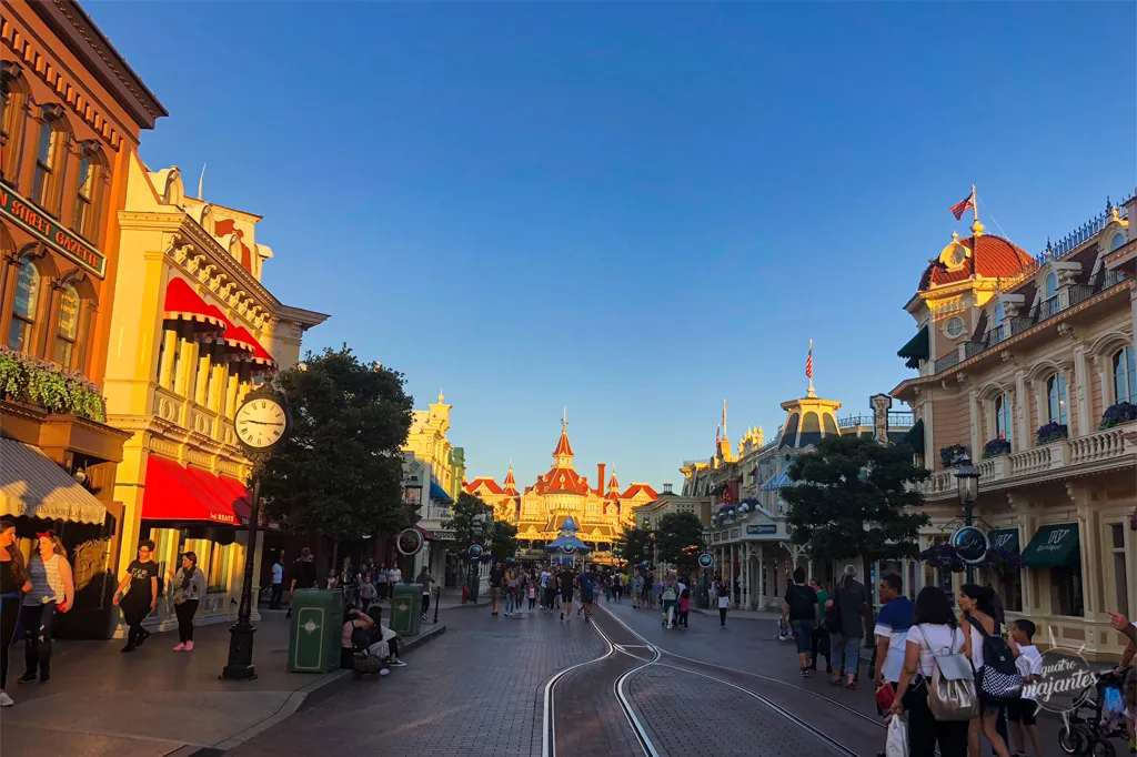 Main Street Disneyland Park Paris ao por do sol